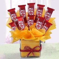 Colorful Kit Kat Bouquet filled with assorted Kit Kat bars, ideal for gifting on birthdays, celebrations, or sweet surprises.