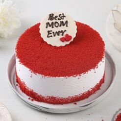 Mom's Signature Cake with elegant decoration, ideal for birthdays, Mother’s Day, and heartfelt celebrations dedicated to mom.