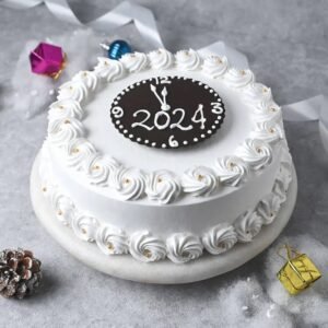 Vanilla New Year Clock Cake – a vanilla-flavored cake decorated as a clock, perfect for New Year’s Eve celebrations.